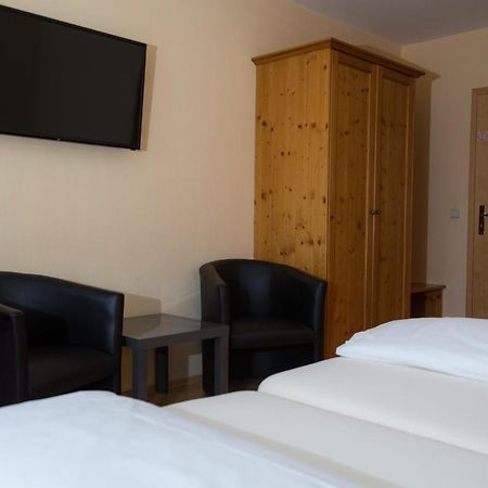 Alter Wirt Putzbrunn Hotel Ngoại thất bức ảnh